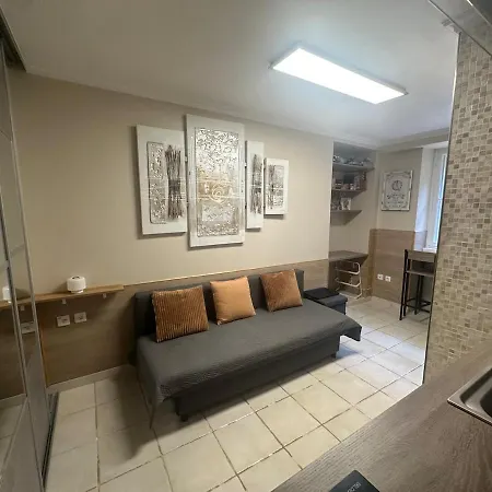 Apartmán In Center, 2mins From Sea *